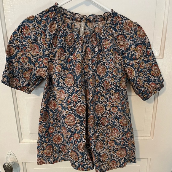 Puff sleeve top - Picture 3 of 3